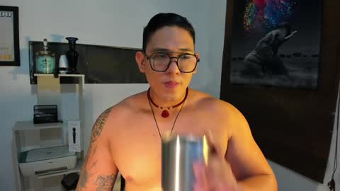 Snapshot of coltonmassif_ chatting on January 16, 7:17 am coltonmassif_ online show from January 16, 7:17 am