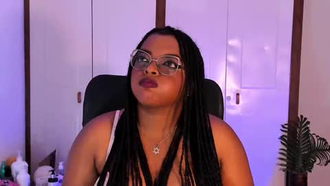 conielaurenth online show from September 21, 7:45 am