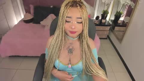 Snapshot of conny_curly chatting on September 30, 2:38 pm Conny online show from September 30, 2:38 pm