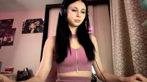 Snapshot of constancefeusier chatting on October 26, 8:52 pm Isabella online show from October 26, 8:52 pm