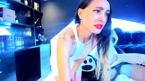 Snapshot of coral_gibson chatting on February 28, 3:26 pm Coral online show from February 28, 3:26 pm