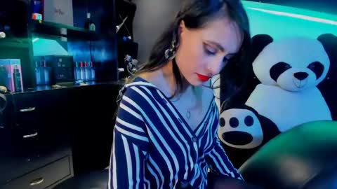 Snapshot of coral_gibson chatting on February 21, 7:21 pm Coral online show from February 21, 7:21 pm