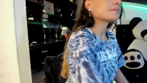 Snapshot of coral_gibson chatting on February 25, 6:33 pm Coral online show from February 25, 6:33 pm