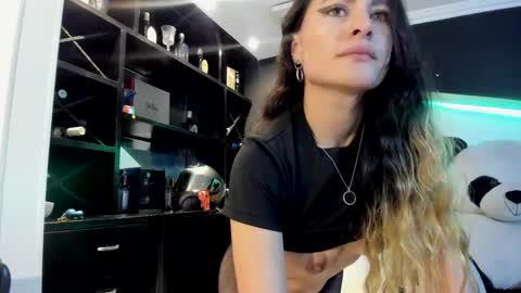 Snapshot of coral_gibson chatting on February 25, 3:31 pm Coral online show from February 25, 3:31 pm