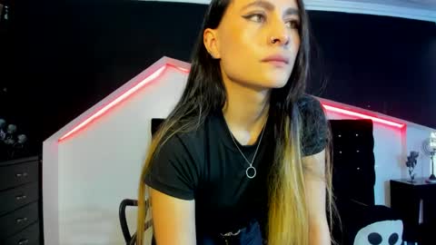 Snapshot of coral_gibson chatting on March 8, 1:03 pm Coral online show from March 8, 1:03 pm