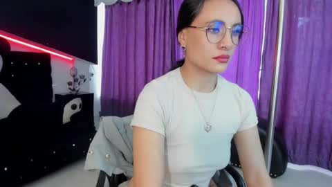 Snapshot of coral_gibson chatting on September 25, 3:41 pm Coral online show from September 25, 3:41 pm