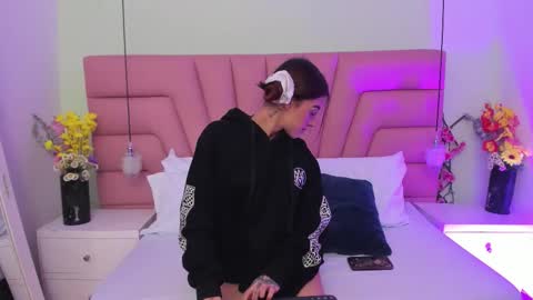 Carol Jhones  online show from December 5, 5:39 am