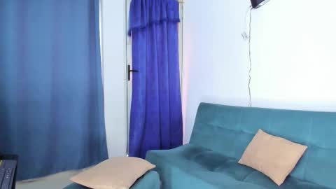 Snapshot of coralinej0nes chatting on February 12, 10:15 pm Coraline online show from February 12, 10:15 pm