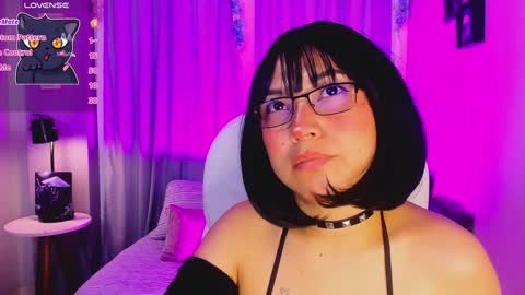Snapshot of coralinericce_ chatting on January 25, 3:51 am Coral Stefani online show from January 25, 3:51 am