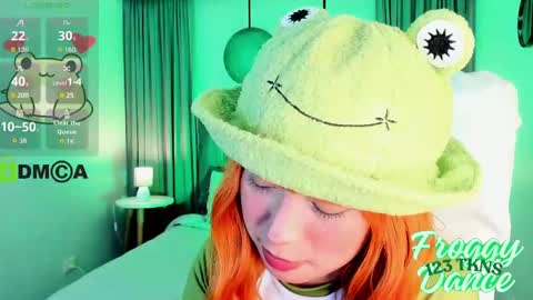 Snapshot of coralinericce_ chatting on September 20, 12:02 am Coral Stefani online show from September 20, 12:02 am