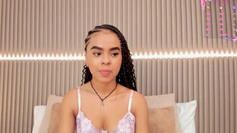 Snapshot of coralineross_ chatting on February 22, 11:02 am coralineross_ online show from February 22, 11:02 am