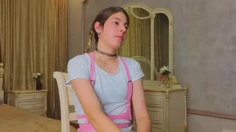Snapshot of corriezarella chatting on October 1, 3:11 pm call me Alice online show from October 1, 3:11 pm