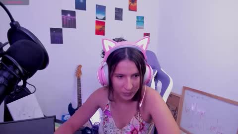 Lunita online show from February 3, 3:16 pm