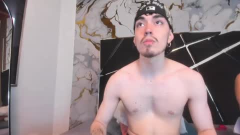 couple_in_heat_ online show from March 24, 7:42 pm