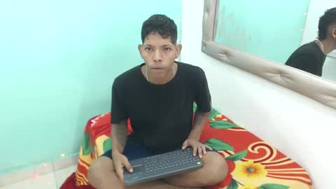 Snapshot of couple_sex22 chatting on October 2, 9:35 pm kloe matias online show from October 2, 9:35 pm