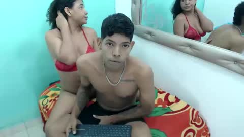 Snapshot of couple_sex22 chatting on October 10, 10:03 pm kloe matias online show from October 10, 10:03 pm