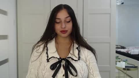Snapshot of courtney_lux chatting on October 10, 2:23 pm Courtney online show from October 10, 2:23 pm