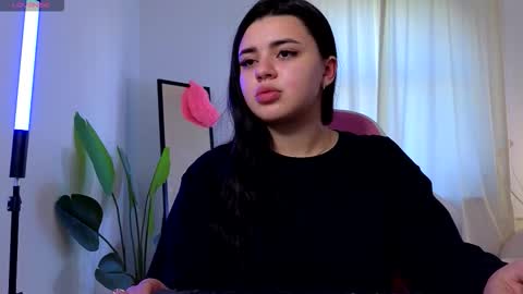 Snapshot of courtneyk_ chatting on September 21, 1:37 pm Courtney online show from September 21, 1:37 pm