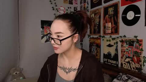 Yuna online show from November 29, 8:27 pm