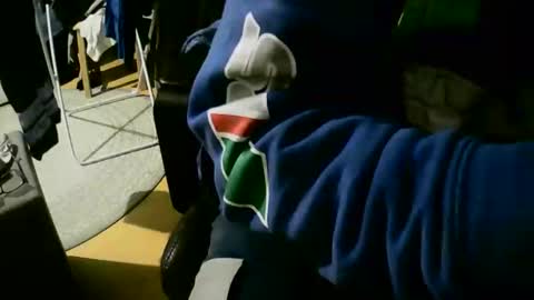 Snapshot of coyote017 chatting on October 13, 5:59 pm coyote017 online show from October 13, 5:59 pm