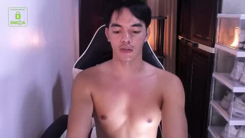 Snapshot of crazyasiancum chatting on December 3, 5:06 pm Zion online show from December 3, 5:06 pm