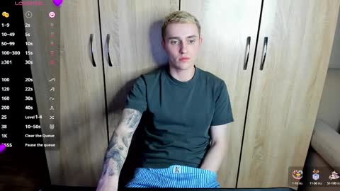 Snapshot of crazybottom99 chatting on March 10, 5:39 pm Alex online show from March 10, 5:39 pm