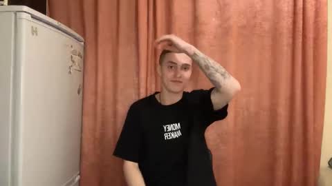 Snapshot of crazybottom99 chatting on December 23, 3:22 pm Alex online show from December 23, 3:22 pm