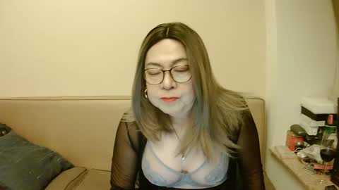 Kelly   online show from March 1, 8:42 pm