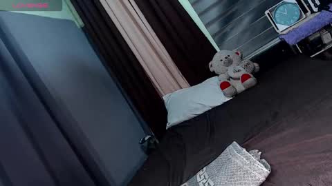 Snapshot of creamycum_celinexxx chatting on September 28, 4:54 am Celine online show from September 28, 4:54 am