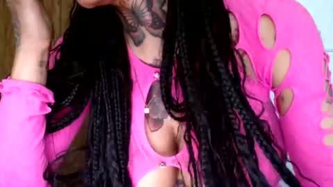 Snapshot of creamyexotica chatting on January 10, 5:13 pm CreamyExotica online show from January 10, 5:13 pm