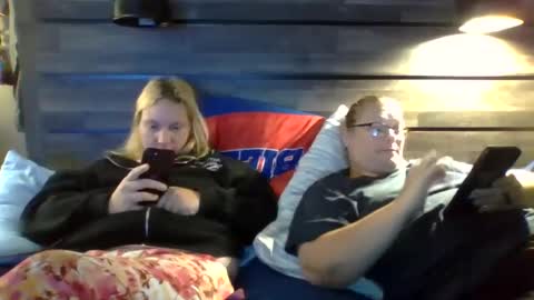 Snapshot of creamymadona chatting on September 25, 8:27 pm Heather online show from September 25, 8:27 pm