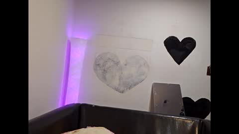 Snapshot of creamymilf11 chatting on October 13, 3:30 am creamymilf11 online show from October 13, 3:30 am