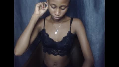 Snapshot of creamyxmuffin chatting on February 23, 10:31 pm creamyxmuffin online show from February 23, 10:31 pm
