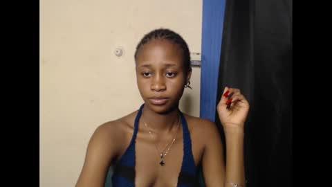 Snapshot of creamyxmuffin chatting on March 2, 10:16 pm creamyxmuffin online show from March 2, 10:16 pm