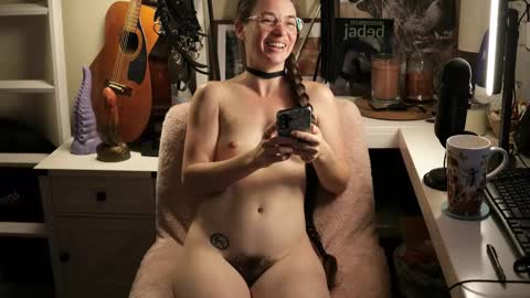 Creature Marie online show from December 5, 1:20 pm