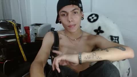 criiscs online show from November 8, 6:05 am