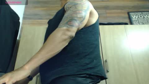 Cris online show from February 2, 11:01 pm