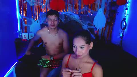 CRISANDMERY online show from October 19, 3:55 am