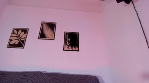 criss_zuri online show from March 30, 2:39 pm