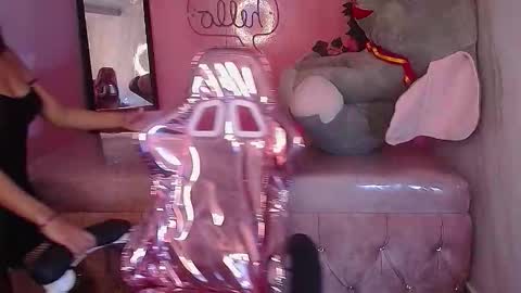 Snapshot of cristal1_ch chatting on October 13, 11:01 am cristal1_ch online show from October 13, 11:01 am