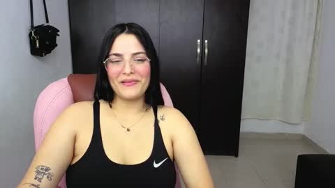 Snapshot of cristal_hot07 chatting on October 13, 12:01 am Cristal online show from October 13, 12:01 am