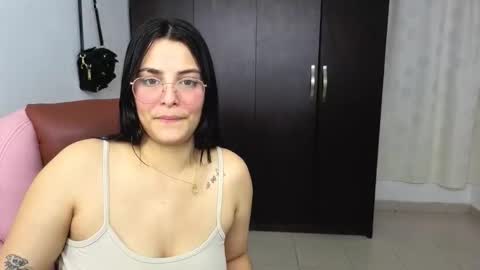 Snapshot of cristal_hot07 chatting on October 14, 12:02 am Cristal online show from October 14, 12:02 am