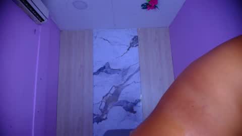 Snapshot of cristal_hott01 chatting on September 24, 8:59 pm Cristal online show from September 24, 8:59 pm