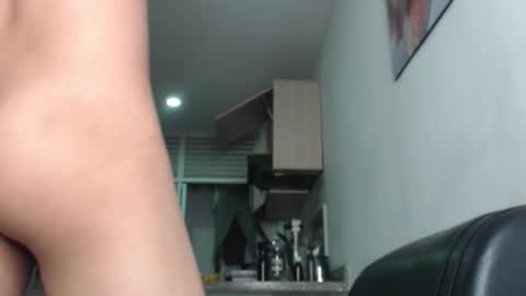 Snapshot of cristal_loverss chatting on October 29, 11:12 am cristal beautiful online show from October 29, 11:12 am