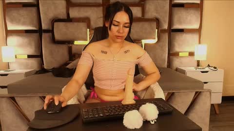 CRISTAL  VIOLETA online show from December 15, 1:40 pm