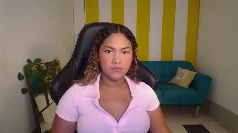 Snapshot of cristal_war chatting on October 19, 10:58 pm Cristal online show from October 19, 10:58 pm
