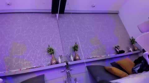 cristalbm_ online show from February 20, 2:33 am