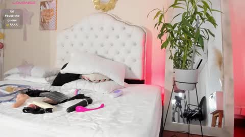 Snapshot of cristalcutte_ chatting on September 24, 3:19 pm Cristal Cute online show from September 24, 3:19 pm