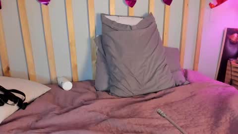 Snapshot of cristalcutte_ chatting on February 17, 3:55 pm Cristal Cute online show from February 17, 3:55 pm