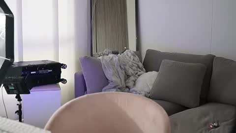 Laura online show from March 21, 8:13 pm